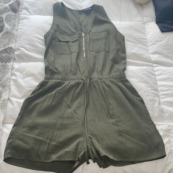 Fashion Nova Pants - Green romper